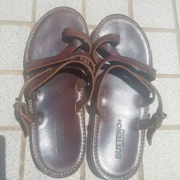 BUTTERO 브라운 샌들