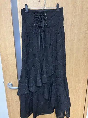 dazzlin 프릴 볼륨 스커트