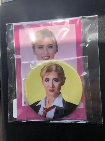 하우스텐보스 가극단 캔뱃지와 사진 카드 세트