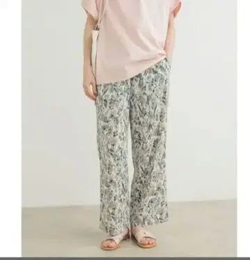 어반 리서치 이지케어 접촉 냉감 꽃무늬 팬츠