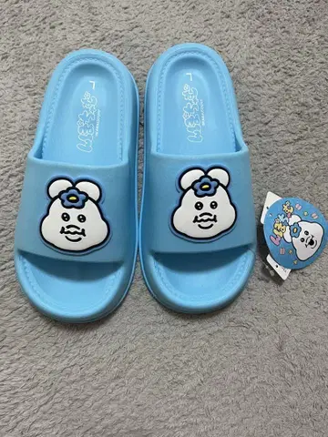 밋밋한 샌들
