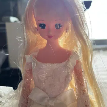 리카짱? 제니짱? 인형 금발 화이트 드레스