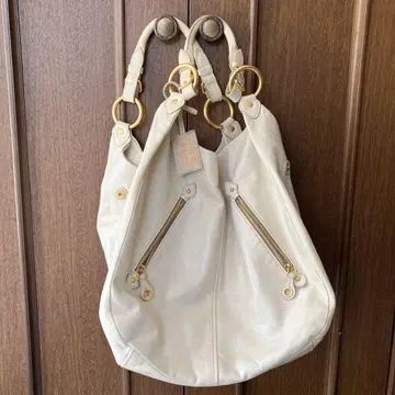 아이보리 가죽 숄더백 carshoe