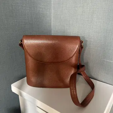 마가렛 호웰 숄더 백