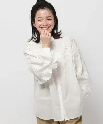niko and... 니코 앤드 3D 플라워&백 프릴 블라우스 FREE