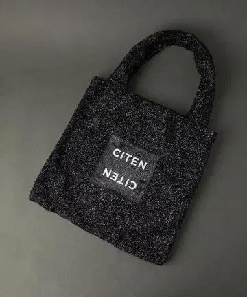 새상품 CITEN 시텐 반짝이는 클리어 로고 토트백 블랙