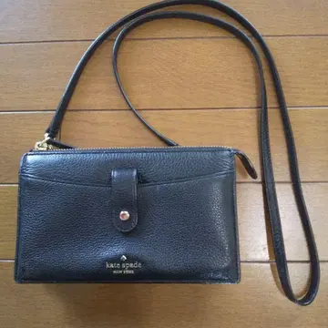 kate spade 스마트폰도 들어가는 블랙 가죽 숄더백