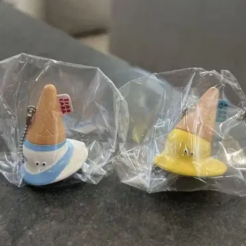 녹아내리는 아이스 볼 체인 마스코트