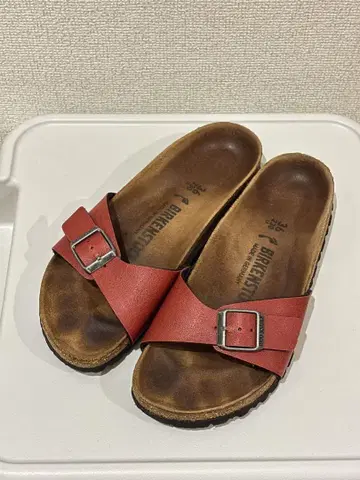 BIRKENSTOCK 샌들