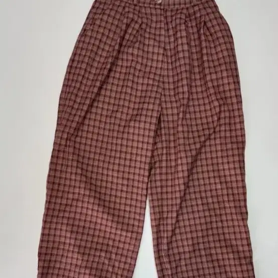 SCULPTOR | 스컬프터 Sculptor my go to pintuck pants charcoal