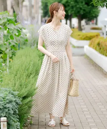 어반 리서치 써니 라벨 허리 마크 도트 프린트 원피스