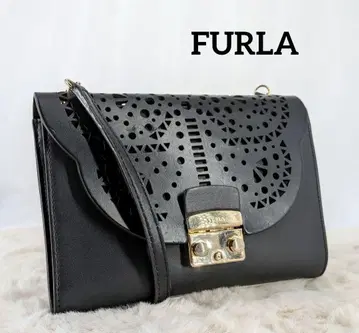 새상품급 FURLA 훌라 메트로폴리스 가죽 컷워크 크로스 숄더백