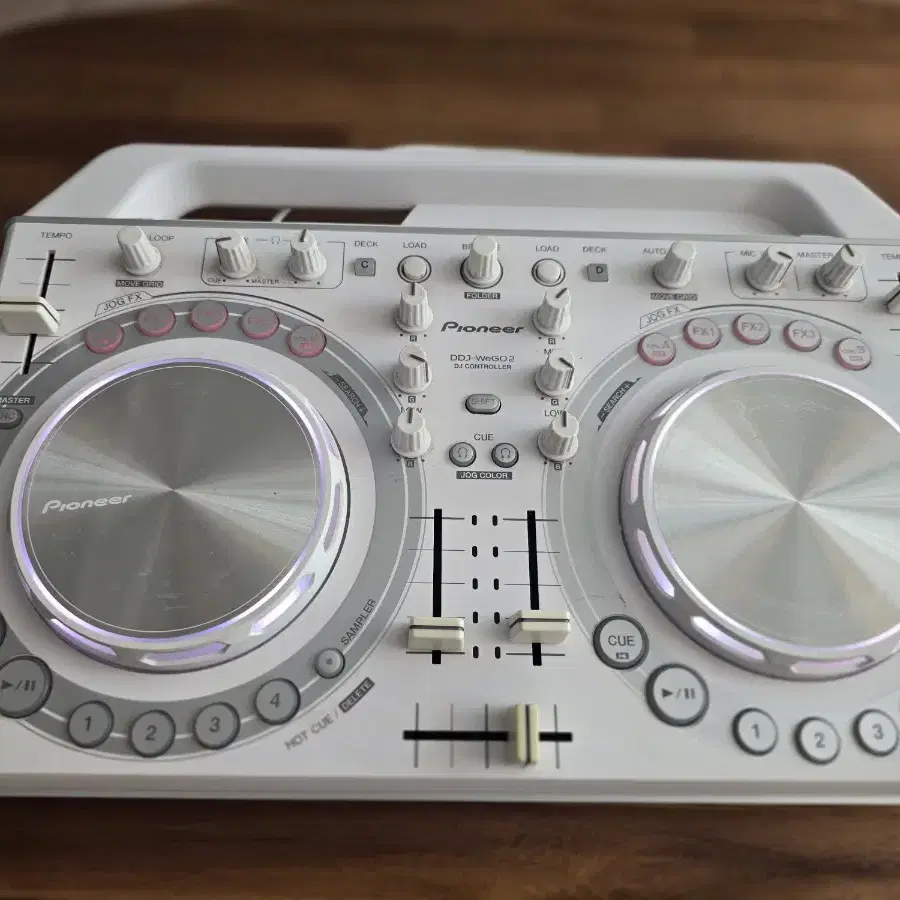 Pioneer DJ DDJ-WeGO2-W Compact iOS DJ Contoller (White