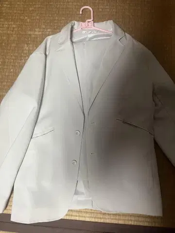 화이트 턱시도 자켓