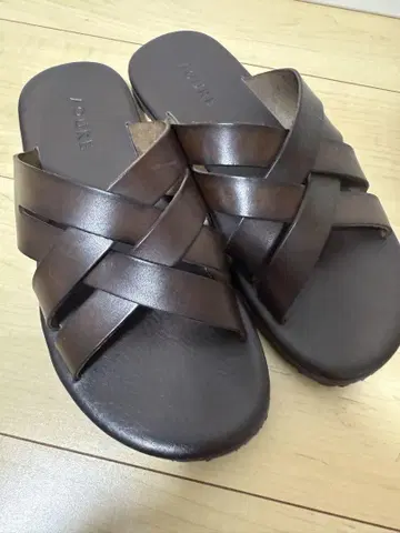 AOURE 샌들