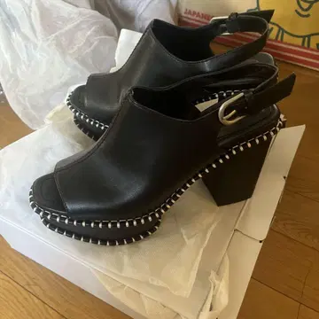 블랙 오픈토 샌들