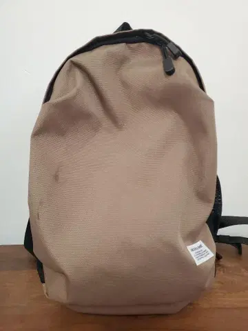 브라운 나일론 백팩 사이드 포켓 부착