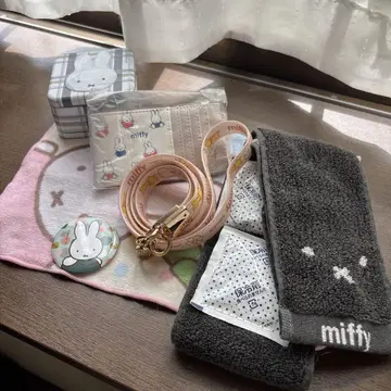 미피 잡화 (핸드폰 스트랩, 쿨 넥 타월, 제쿠시 카드 케이스)