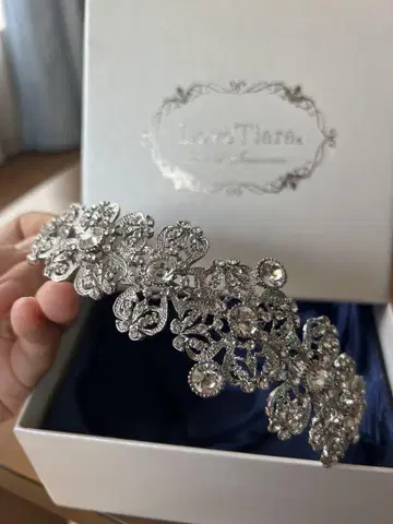 러브 티아라 헤어 액세서리