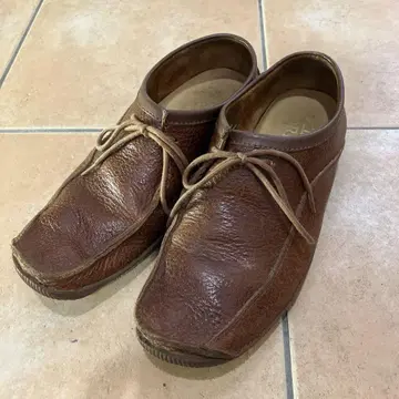 Clarks Originals 브라운 로퍼