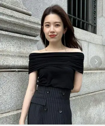 블랙 오프숄더 베어 탑