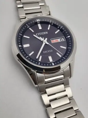 현재 인기 모델 시티즌 고급 라인 엑시드 전파 솔라 요일 티타늄