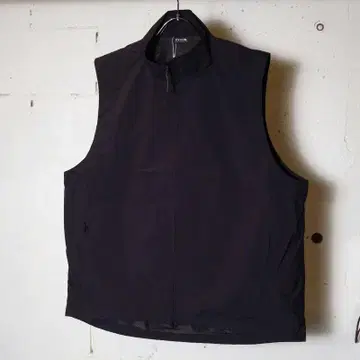새상품 EVCON 25SS NYLON ZIP UP VEST 나일론 베스트