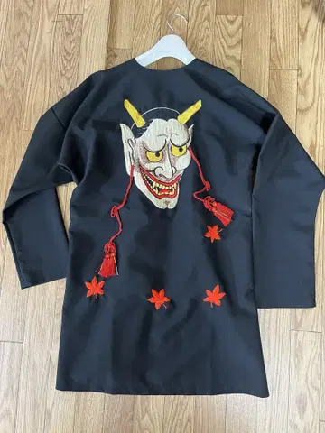 반야 자수 블랙 겉옷