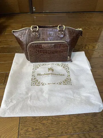브라운 크로커다일 패턴 핸드백