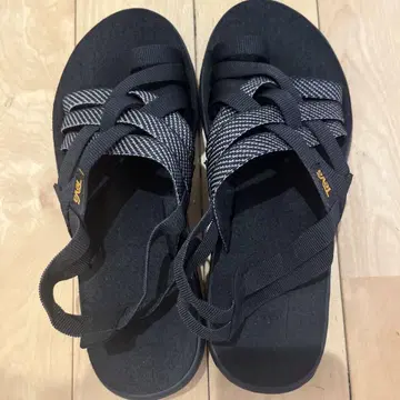 Teva 블랙 스포츠 샌들