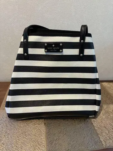 kate spade 블랙과 화이트 스트라이프 토트백