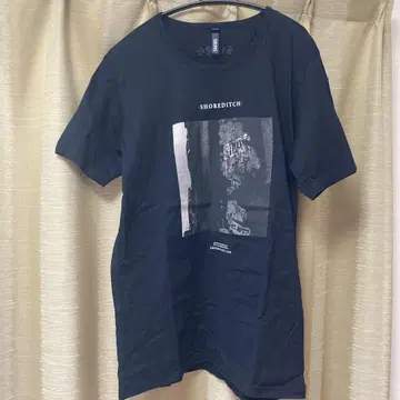 사이러스 티셔츠