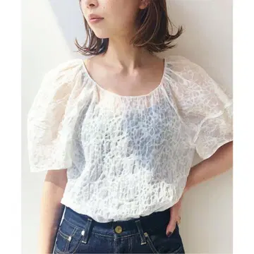 거의 새상품 IENA 시어 슈링크 퍼프 슬리브 블라우스