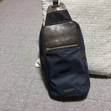폴스미스 폴스미스 멀티 스트라이프 바디 백