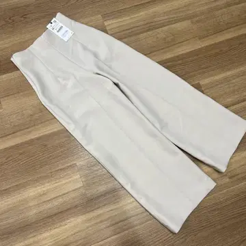 센터 프레스 베이지 심플