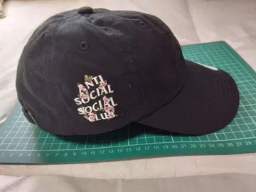 안티 소셜 소셜 클럽 x 애리조나 캡