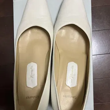 카네마츠 화이트 펌프스 5cm 힐