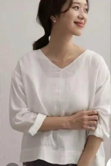 어반 리서치 도어스 린넨 V넥 블라우스