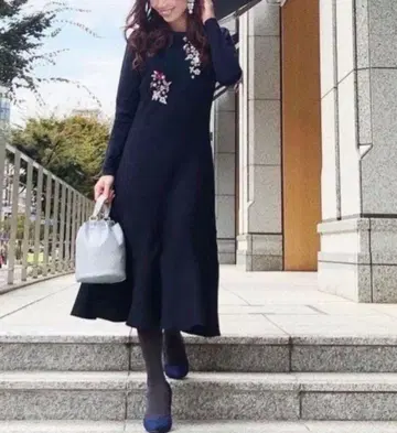 chesty 체스티 버드 플라워 자수 원피스 비쥬 네이비