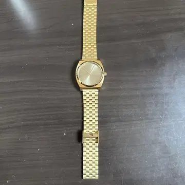 NIXON Time teller 닉슨 타임 테일러