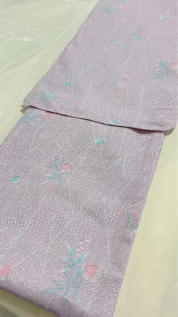 연보라색 꽃무늬 호몬기 여름 아이템