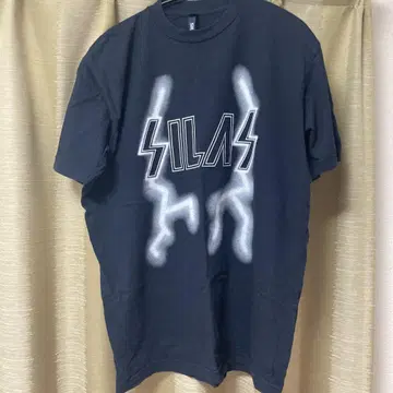 사이러스 티셔츠