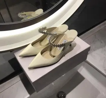 JIMMY CHOO 아이보리 비쥬 장식 펌프스 37