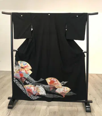 화학 섬유 블랙 전통 예복 기모노 부채 무늬