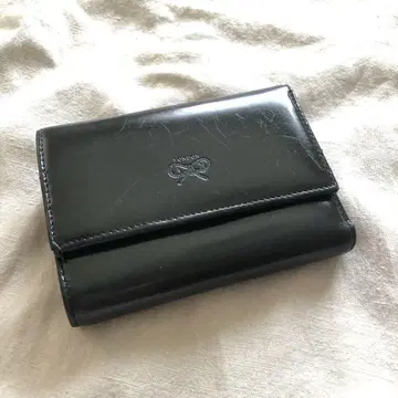 ANYA HINDMARCH 블랙 3단 폴더형 지갑