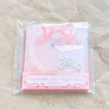후쿠야 온라인 에어리 리본 미니 아크릴 프레임 레드