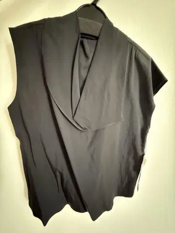 야마다야 Aga. 블랙 슬리브리스 셔츠