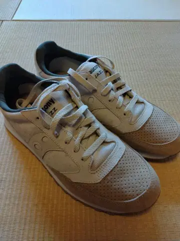 Saucony Jazz 화이트/그레이 스니커즈