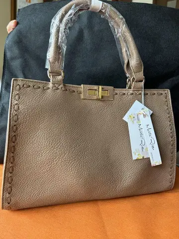 베이지 가죽 핸드백 택 포함 새상품