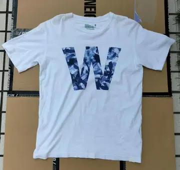 WHITE MOUNTAINEERING 화이트 마운티니어링) W 티셔츠